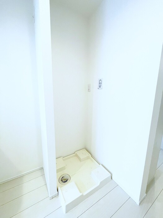 物件内観写真15　(洗濯機置場)