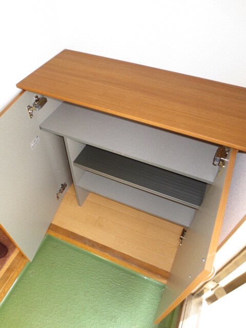 物件内観写真4　(靴箱)