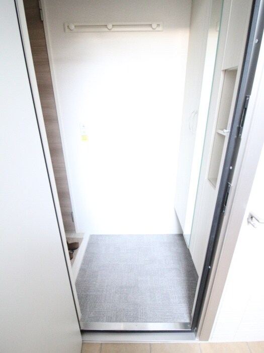 物件内観写真15　(玄関)