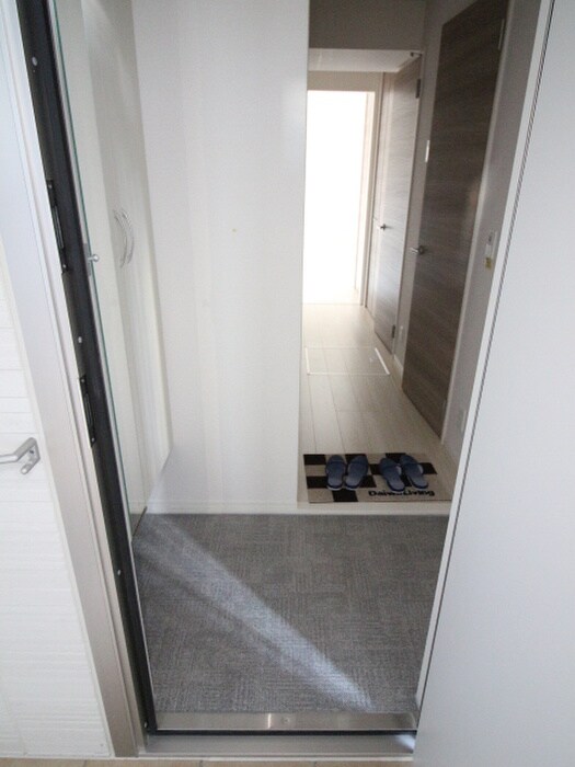 物件内観写真15　(玄関)