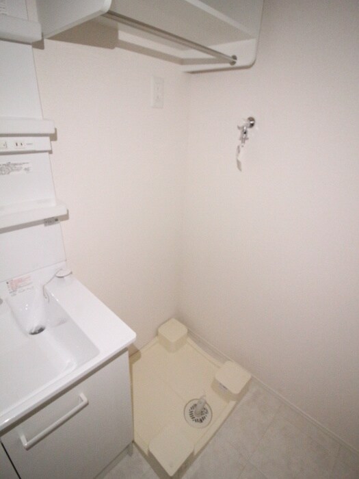 物件内観写真18　(洗濯機置場)