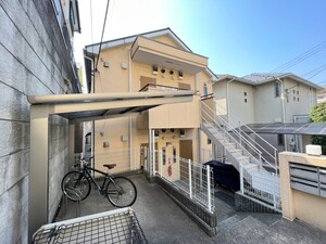 Hill Side Flats外観写真