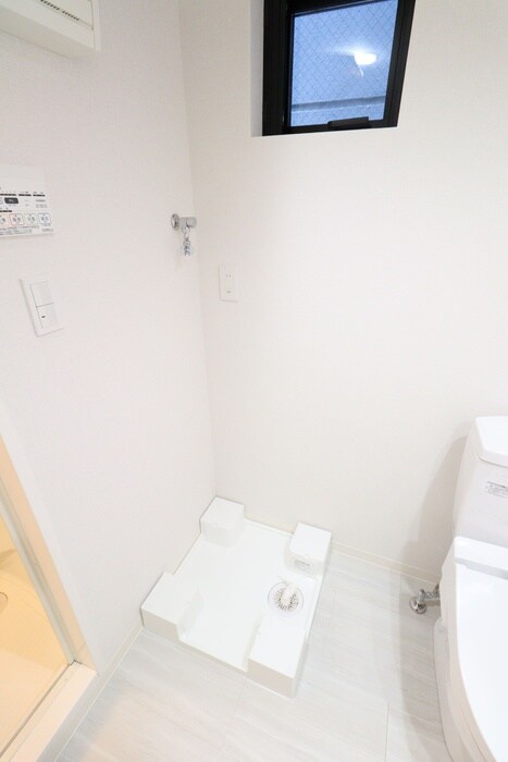 物件内観写真13　(洗濯機置場)