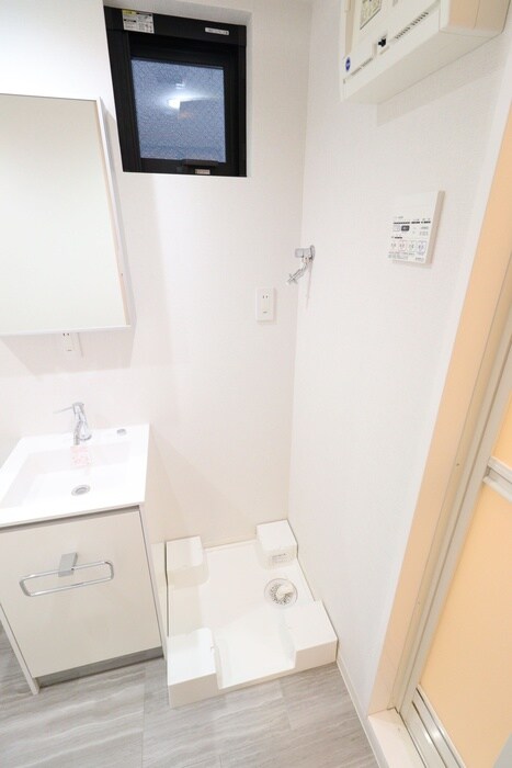 物件内観写真13　(洗濯機置場)