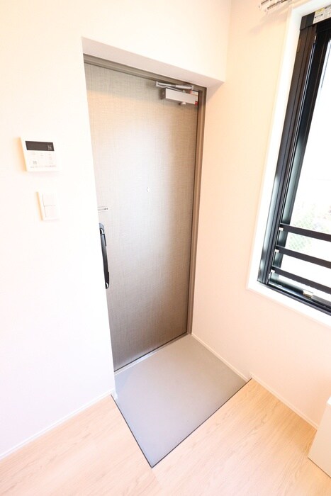 物件内観写真15　(玄関)