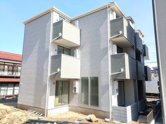 物件外観写真1　(建築中)