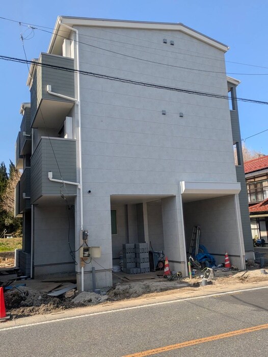 物件外観写真3　(駐車場)