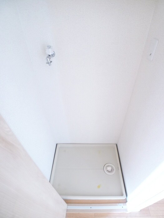 物件内観写真17　(洗濯機置場)