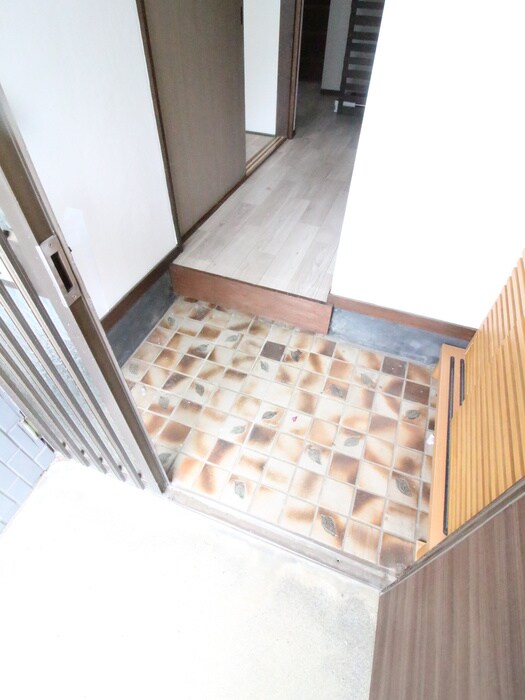 物件内観写真22　(玄関)