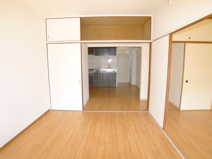 物件内観写真8　(居室)