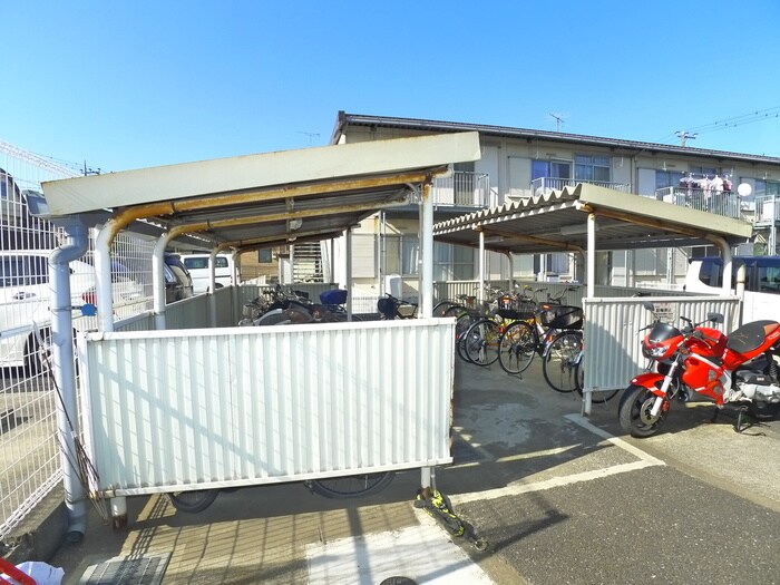 物件外観写真4　(駐輪場)