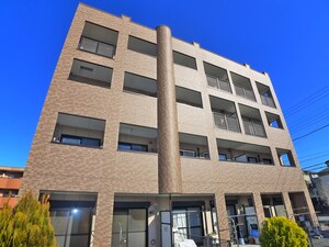 ヴィアーレ　ＪＳ外観写真