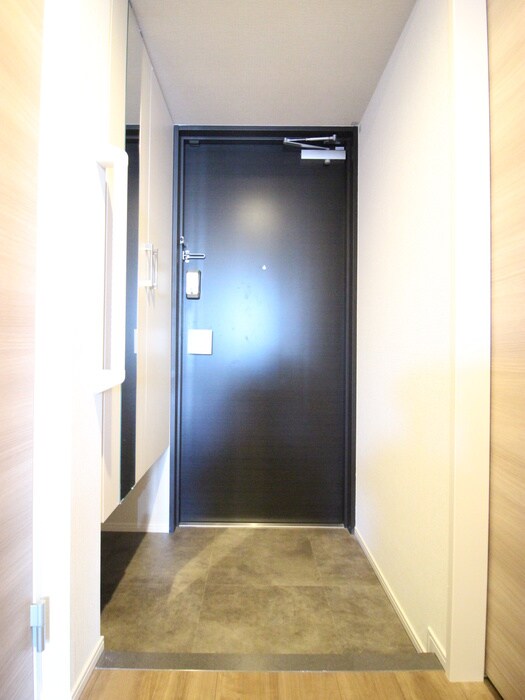 物件内観写真15　(玄関)