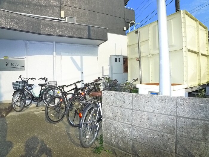 物件外観写真6　(駐輪場)