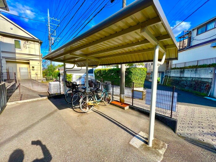 物件外観写真5　(駐輪場)