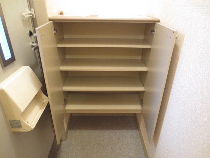 物件内観写真16　(靴箱)