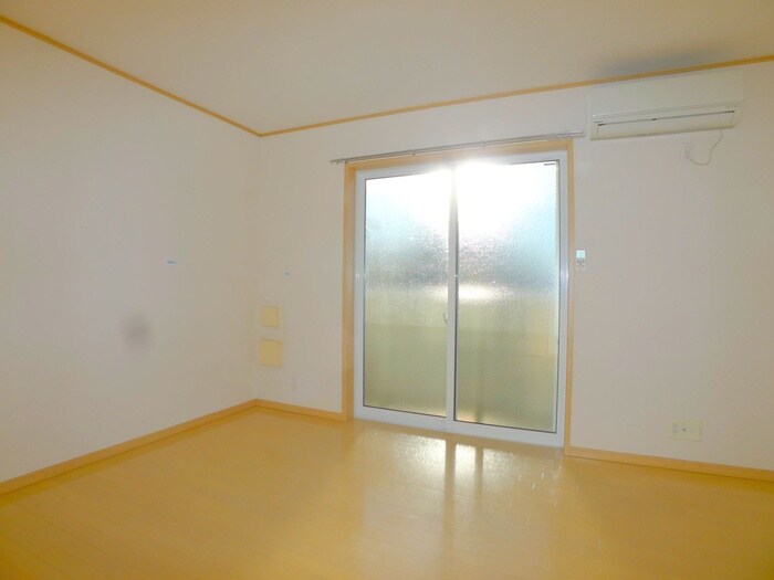 物件内観写真8　(室内からの展望)