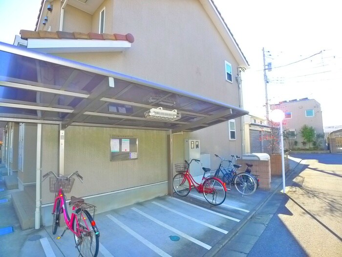 物件外観写真3　(駐輪場)