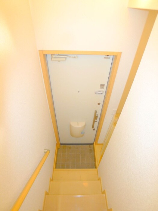 物件内観写真16　(玄関)