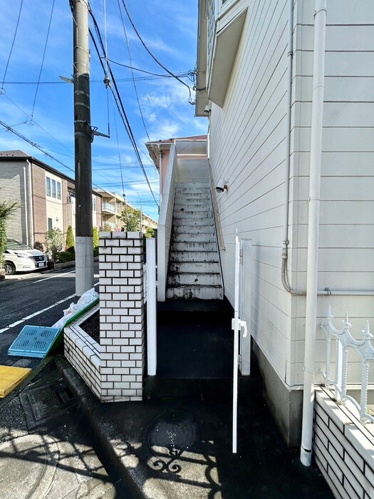 物件外観写真5　(エントランス部分)