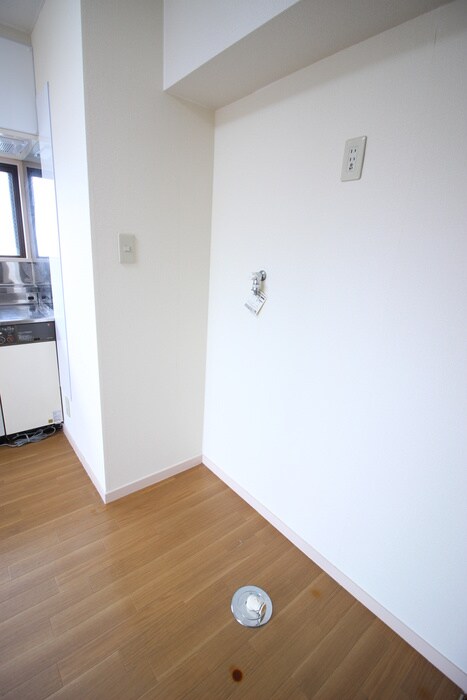 物件内観写真18　(洗濯機置場)