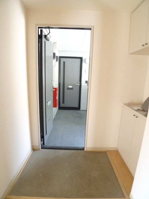 物件内観写真14　(玄関)