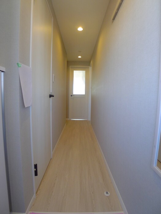 物件内観写真5　(玄関)