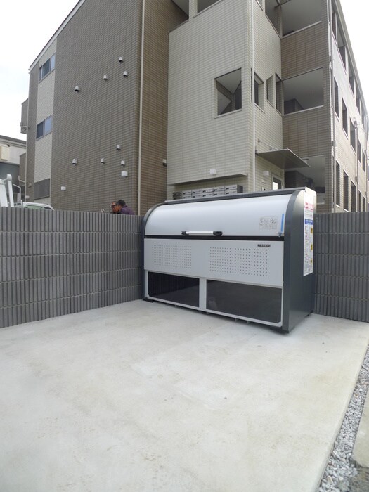 物件外観写真4　(建物設備)