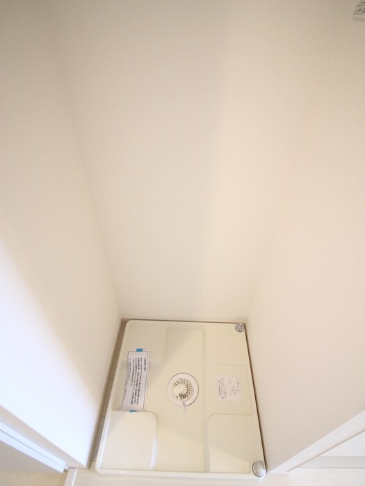 物件内観写真16　(洗濯機置場)