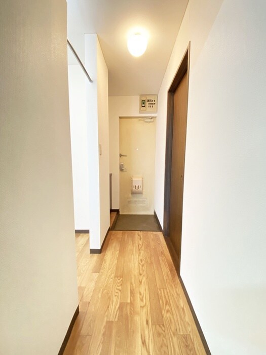 物件内観写真18　(廊下)