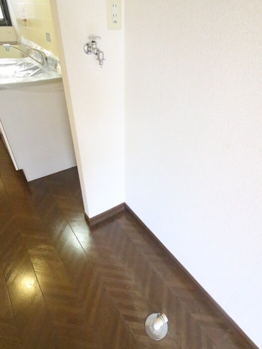 物件内観写真18　(洗濯機置場)