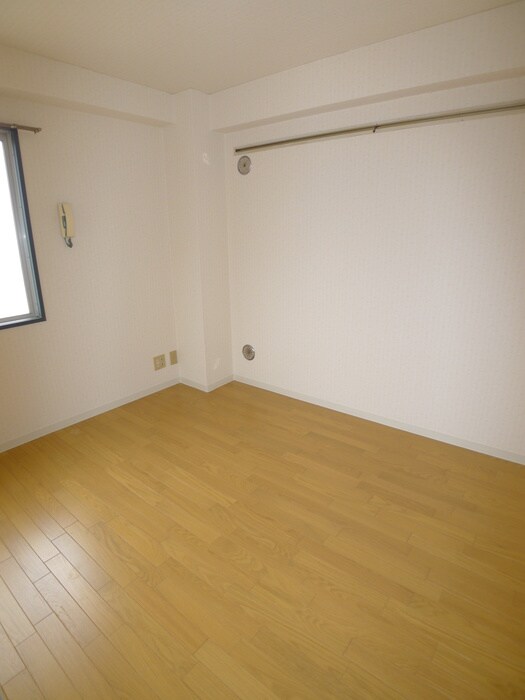 物件内観写真4　(居室)