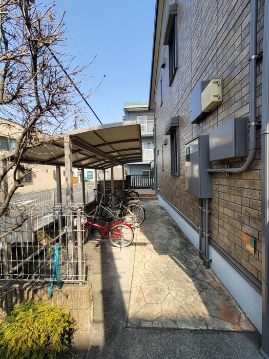 物件外観写真3　(駐輪場)