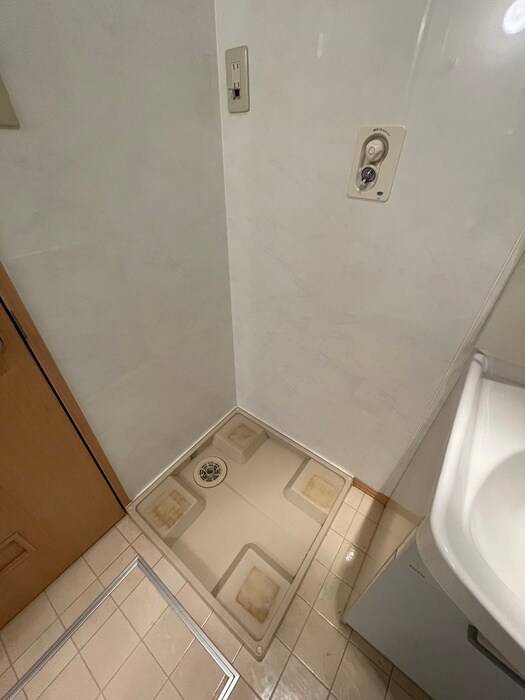 物件内観写真17　(洗濯機置場)