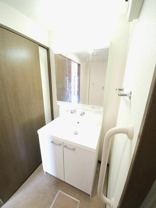 物件内観写真11　(洗面)