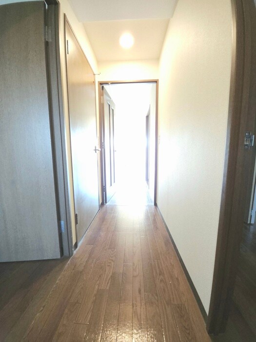 物件内観写真18　(廊下)