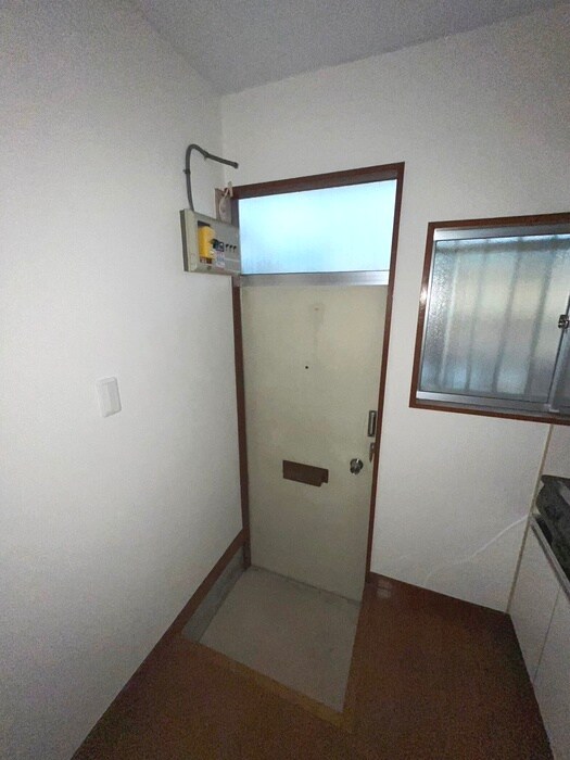 物件内観写真17　(玄関)