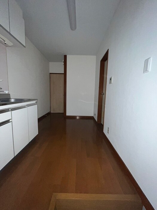 物件内観写真18　(廊下)