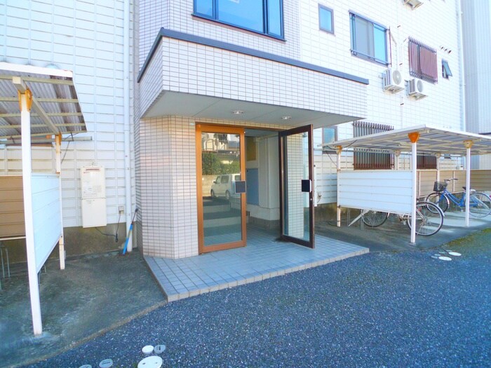 物件外観写真3　(エントランス部分)
