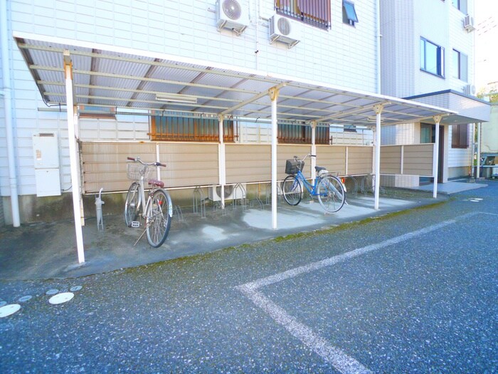 物件外観写真5　(駐輪場)
