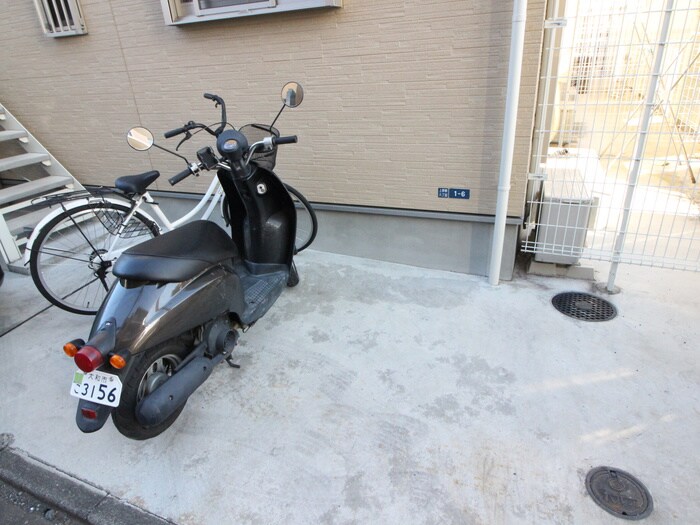 物件外観写真6　(駐輪場)