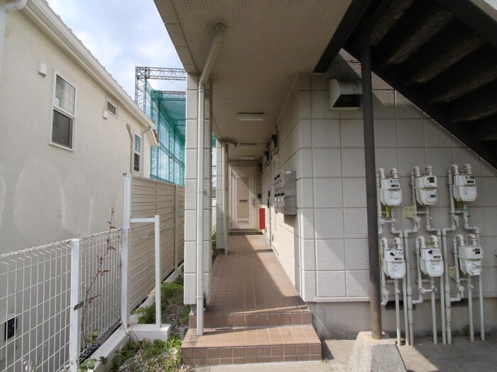 物件外観写真2　(エントランス部分)