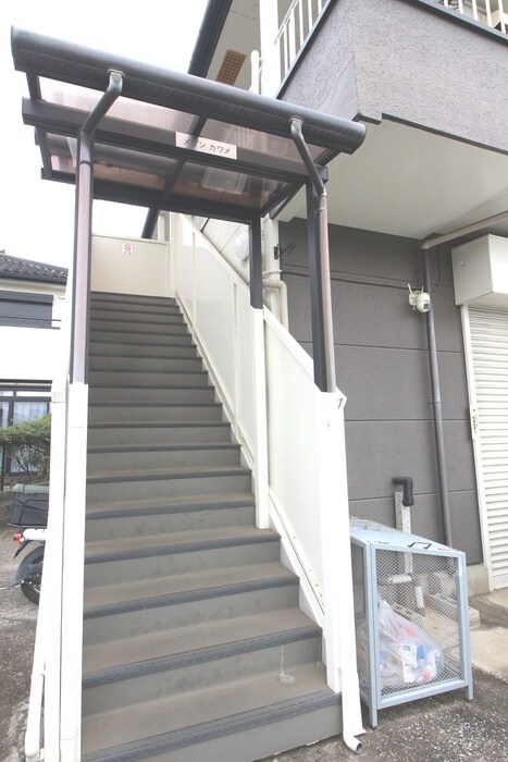 物件外観写真5　(エントランス部分)