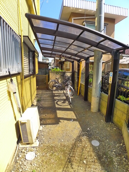 物件外観写真3　(駐輪場)