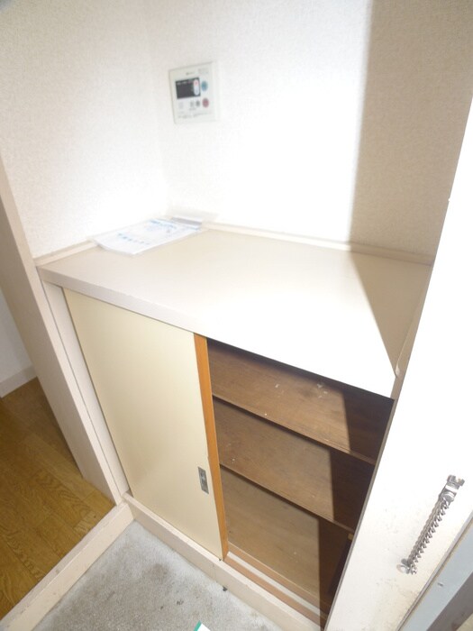 物件内観写真8　(靴箱)