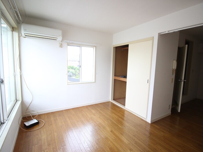 物件内観写真8　(居室)