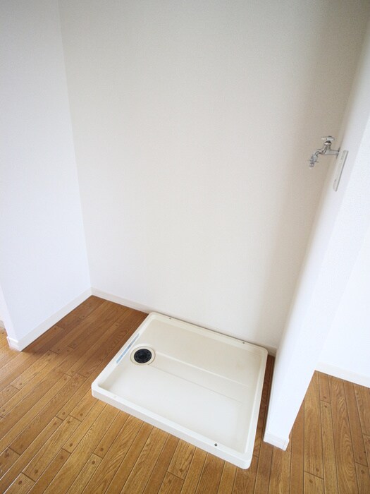 物件内観写真15　(洗濯機置場)