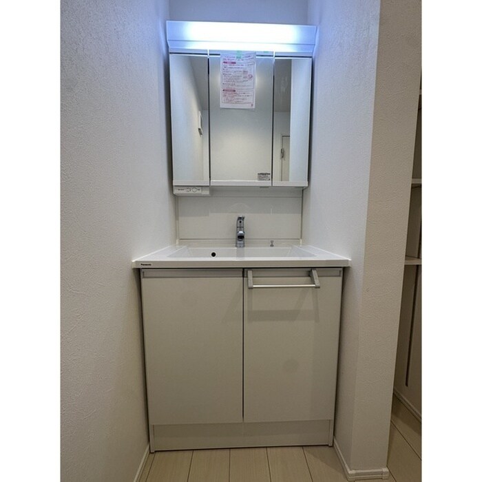 物件内観写真13　(洗面)