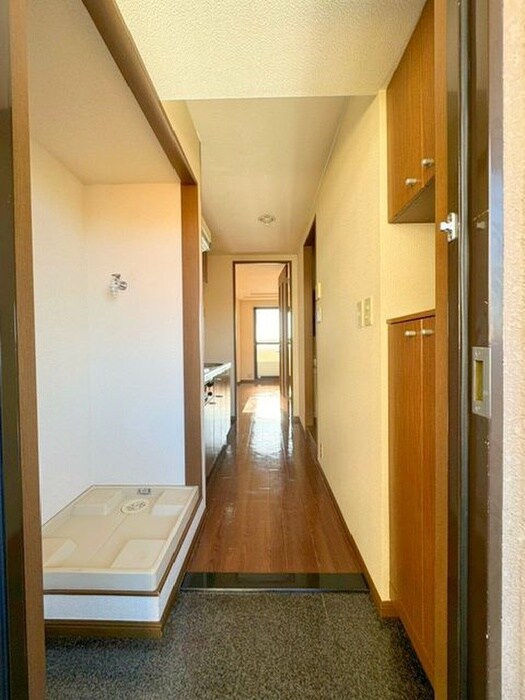 物件内観写真8　(玄関)