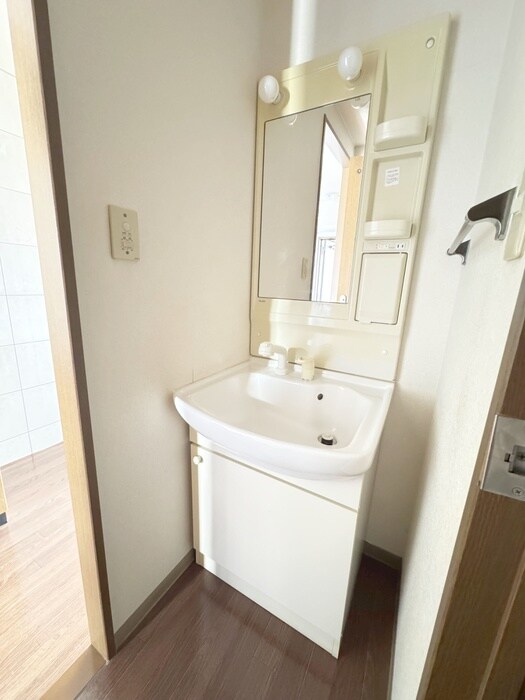 物件内観写真11　(洗面)